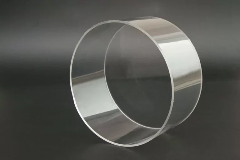 Pleksi na balkon – pomysł dobry, ale czy najlepszy?