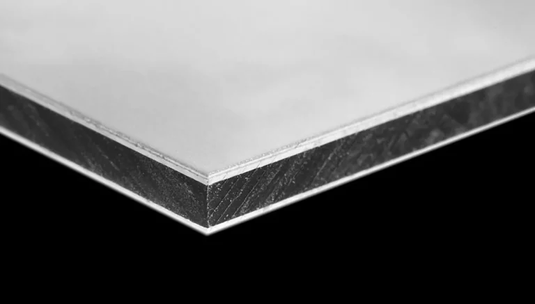 Czym różni się płyta kompozytowo-reklamowa typu dibond od płyty kompozytowej elewacyjnej typu alucobond?