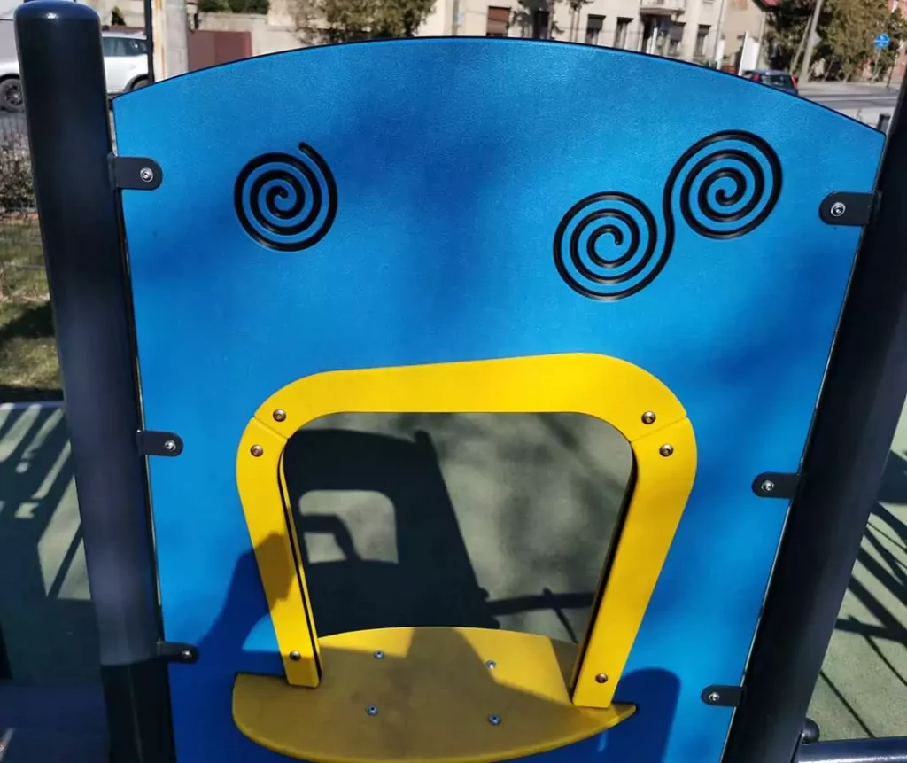 Dlaczego płyty HDPE idealnie nadają się na place zabaw