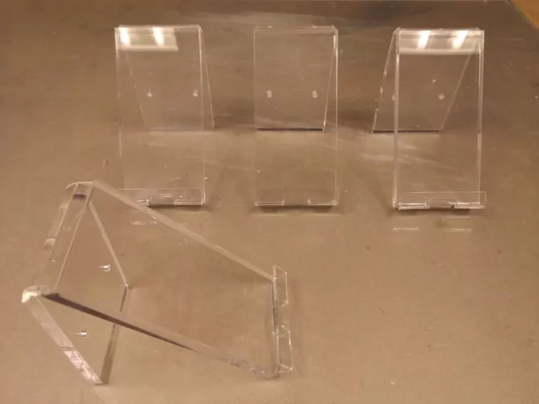 Jaki klej do plexi wybrać? Czym kleić pleksę, aby nie zniszczyć efektów pracy?