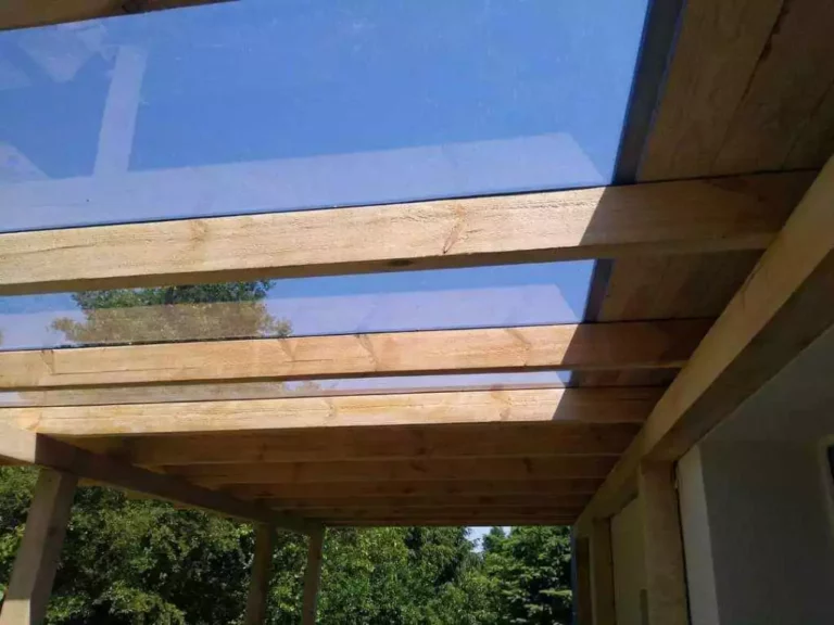 Jak poprawnie montować poliwęglan?