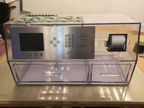 Wykorzystanie poliwęglanu w zabudowach elektroniki